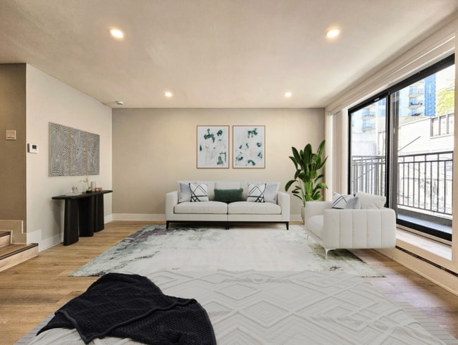 Building Photo - 1225 N La Salle Dr