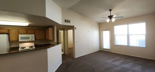 Foto del edificio - Fantastic 2Bed/2Bath Condo in Southwest Area