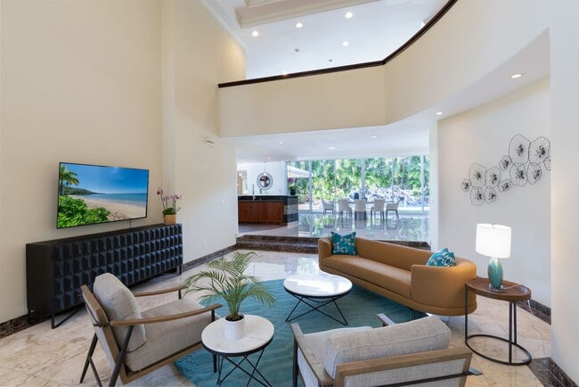 Building Photo - Portlock Paradise