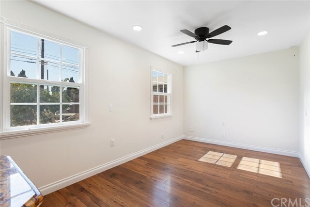 Building Photo - 300 Jacaranda Pl