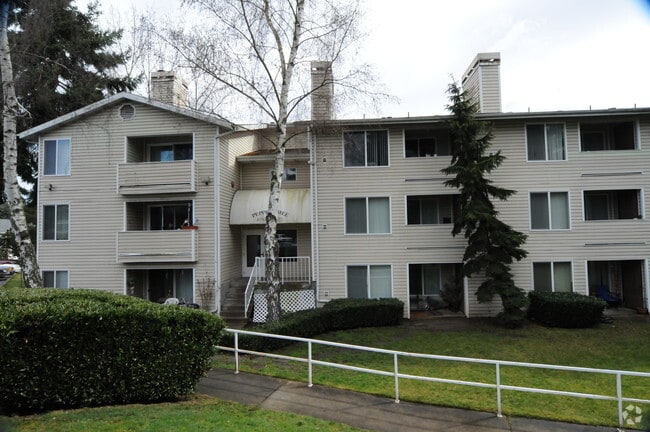 Building Photo - Pepper Tree