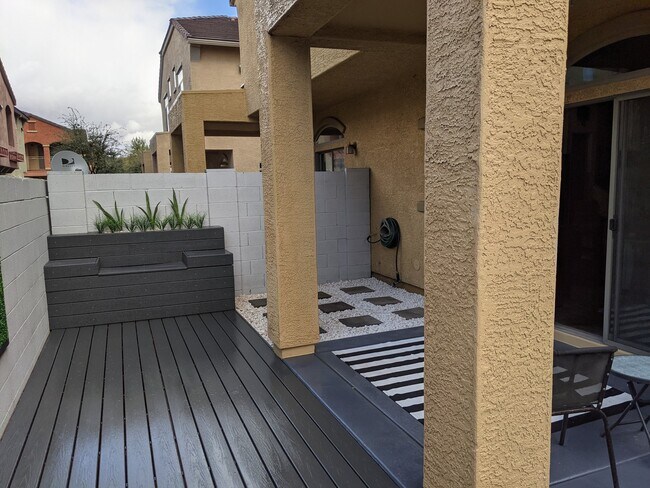 Foto del edificio - 280 S Evergreen Rd