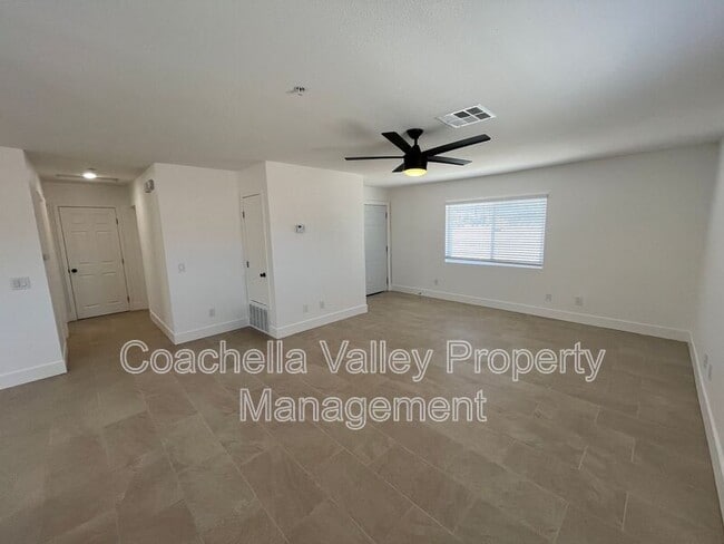 Building Photo - 29555 Avenida La Paz