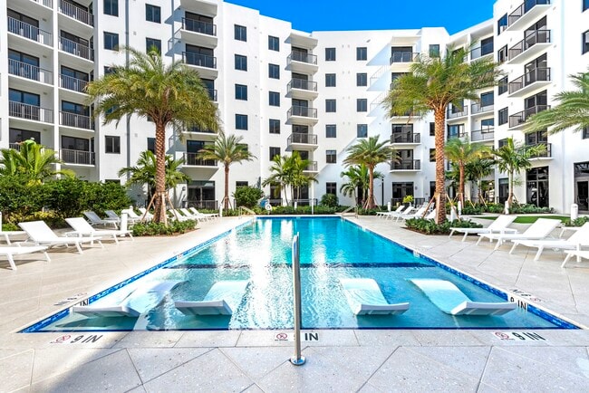 Pool - SoLe Mia Rentals