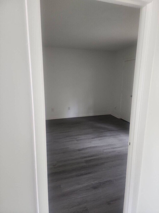 Foto del edificio - 2 Bedroom 2 Bathroom Duplex