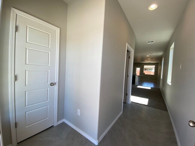 Building Photo - 4806 Mount Salas St NE