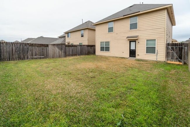 Foto del edificio - 5811 Kyle Cove Dr