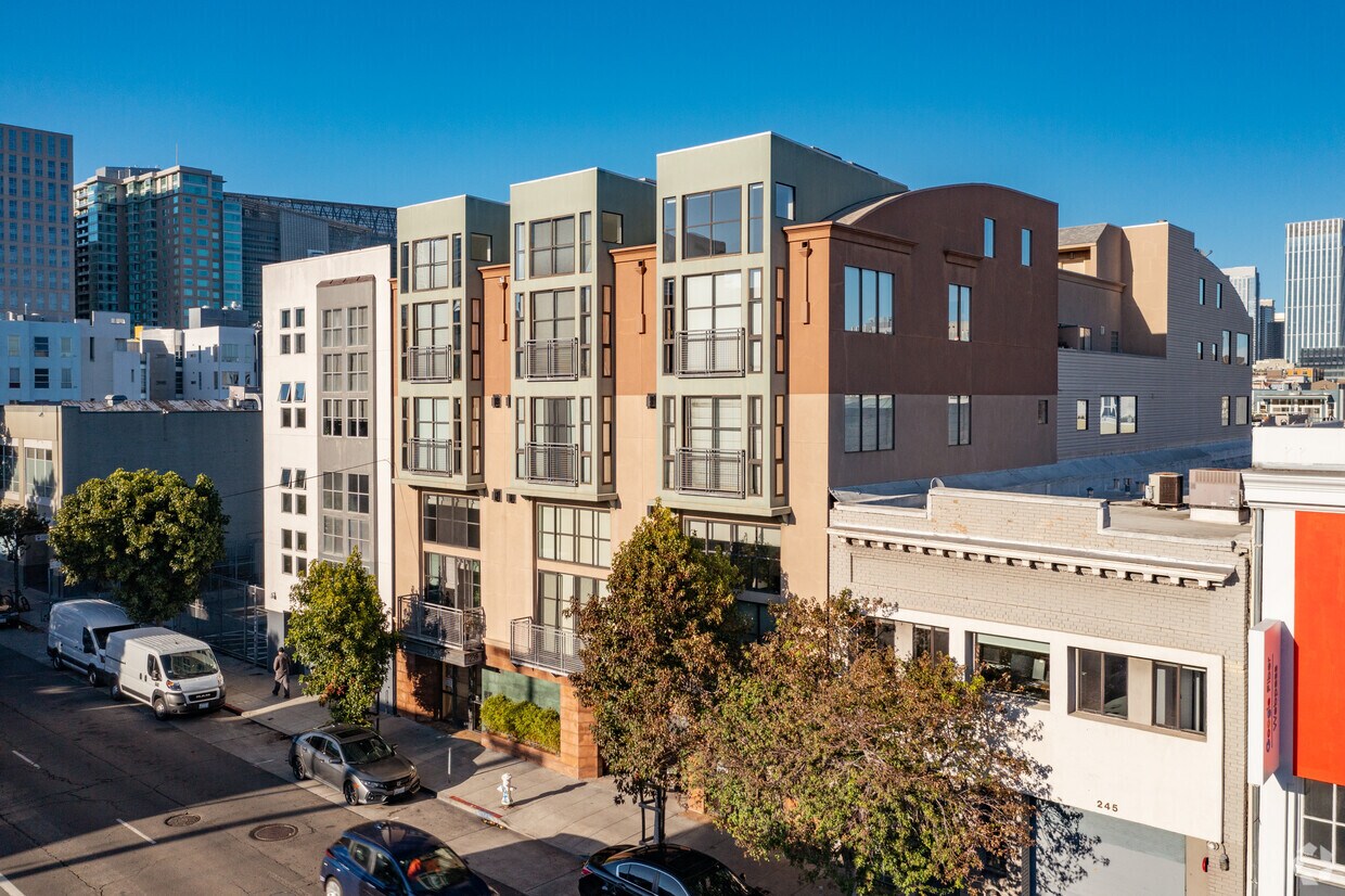 Primary Photo - 239 8th St