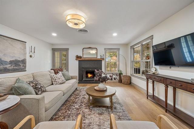 Building Photo - 2204 N Pearson Ln