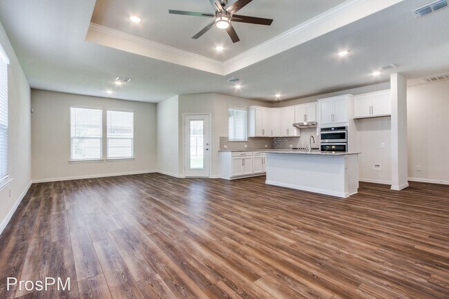 Building Photo - 3 br, 2 bath House - 2408 Coyote Way