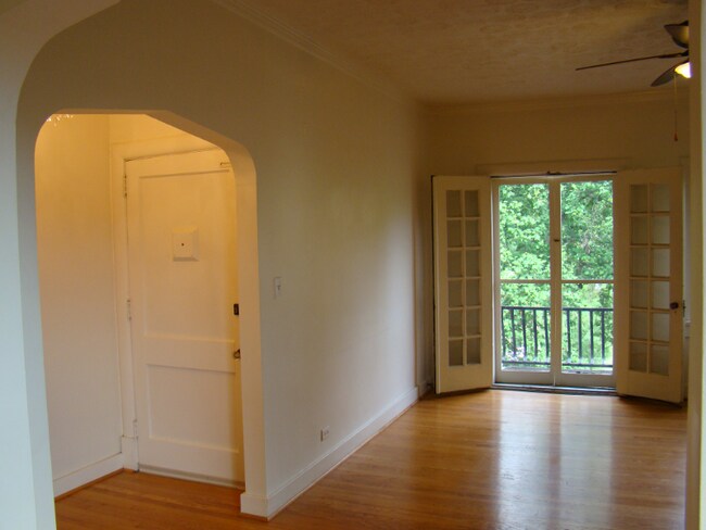 Building Photo - 2227 Cherokee Pkwy