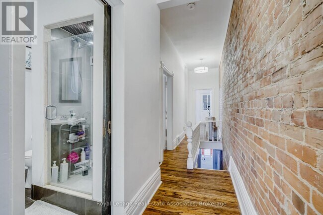 Photo du bâtiment - 274 Ossington Ave