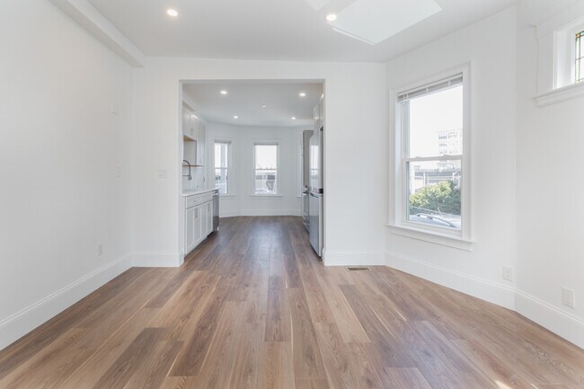 Foto del edificio - 143 E Cottage St