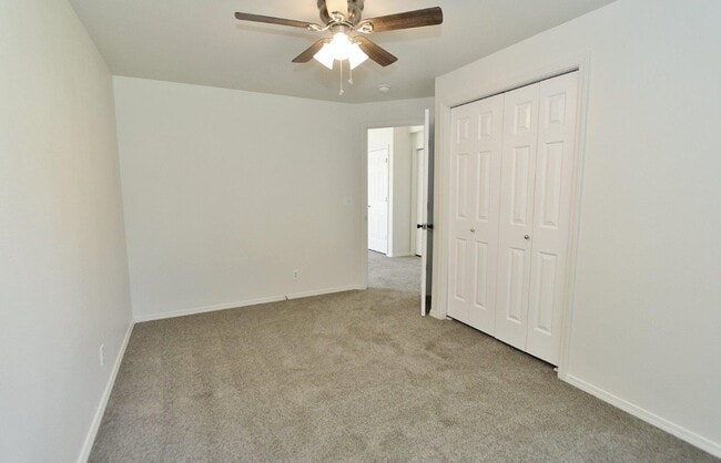 Foto del edificio - 826 S McKinley Ave