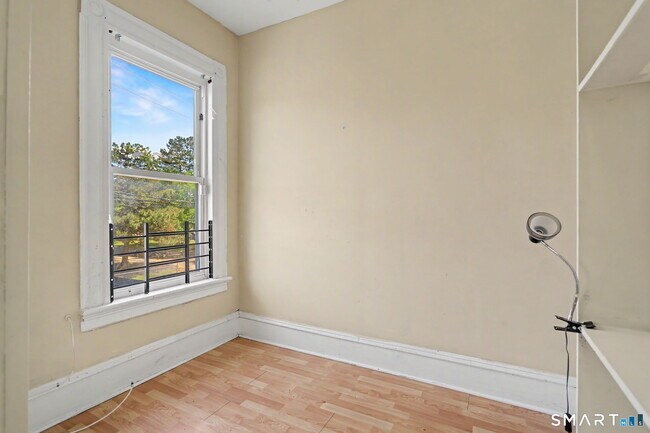Foto del edificio - 137 Sherwood Ave