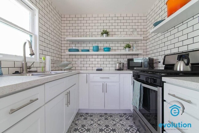 Building Photo - 4110-4116 Kansas St