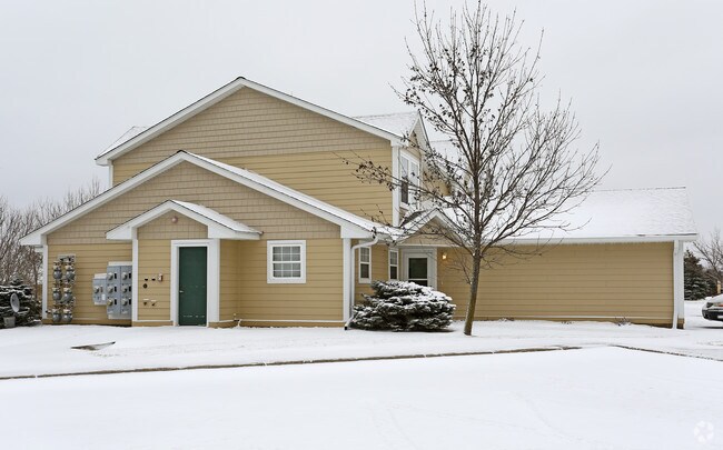 Foto del edificio - Woodland Townhomes