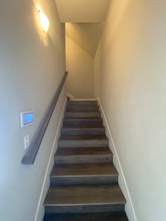 Building Photo - BL52