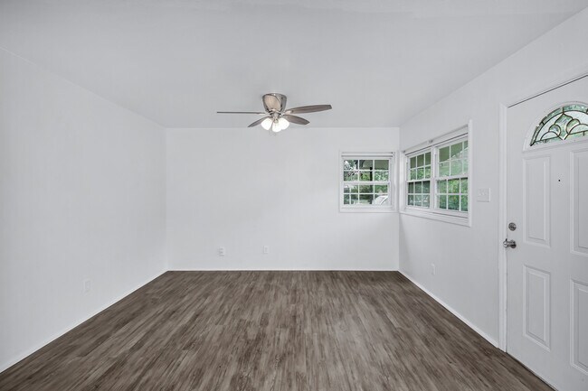 Foto del edificio - 2129 Evans Ave NW
