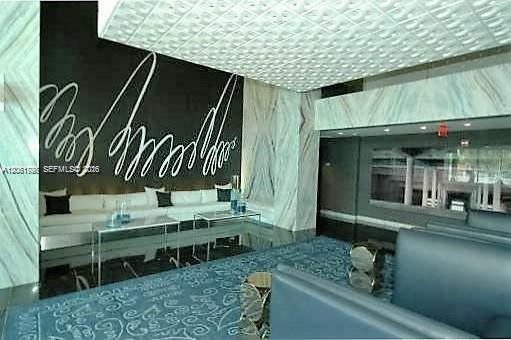 Foto del edificio - 335 S Biscayne Blvd