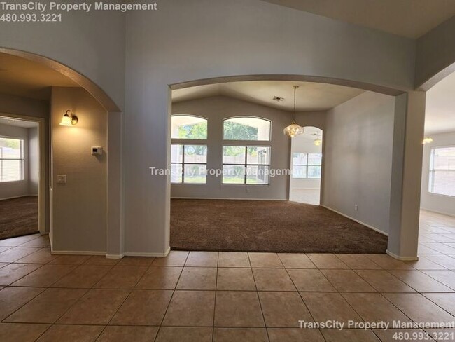 Building Photo - Gilbert 4 bed 2 bath home for rent near Gr...