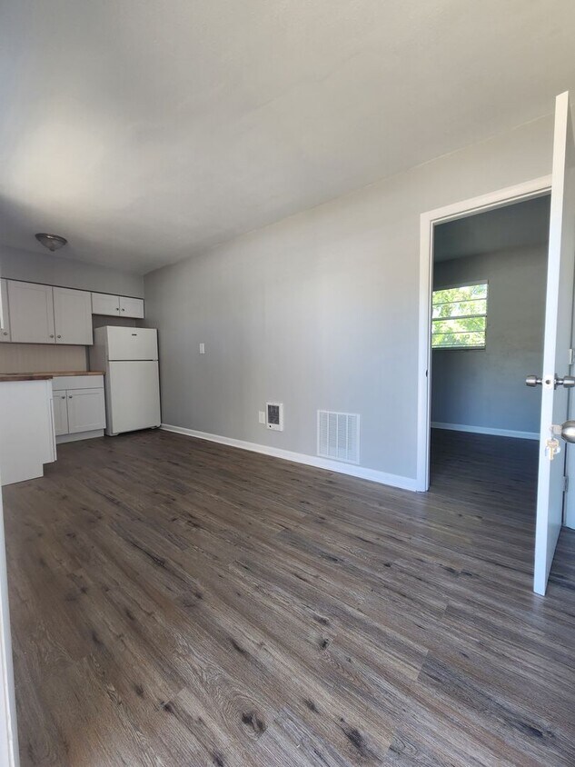 ** UNDER NEW MANAGEMENT ** 1 Bedroom / 1 ... - ** UNDER NEW MANAGEMENT **  1 Bedroom / 1 ...