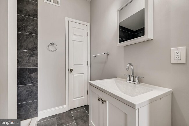 Foto del edificio - 2115 Homewood Ave