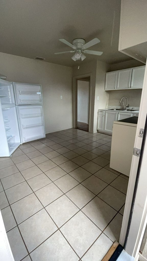 Building Photo - 1204 S Burleson Ave