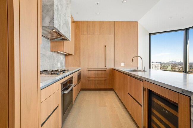 Foto del edificio - 211 Elm Ct