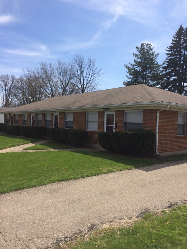 Exterior Front of building - 2423 Broadmoor Dr