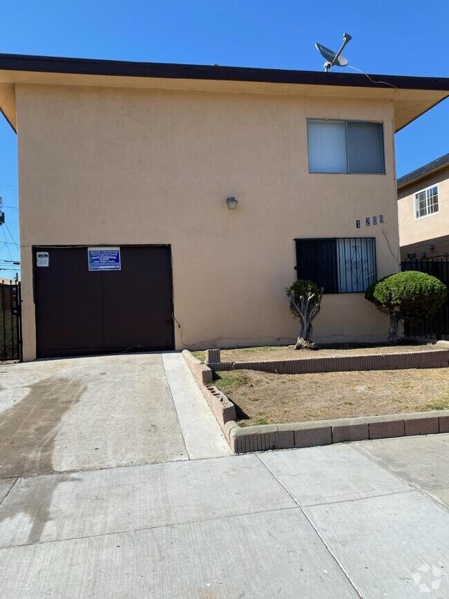 Manchester Heights Apartments under 400 Los Angeles, CA 1 Rentals