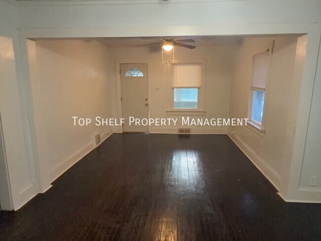 Building Photo - 718 25th St