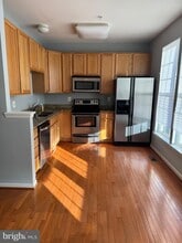 Building Photo - 9441 Birdhouse Cir