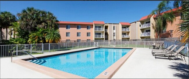 Foto del edificio - UNIT FOR RENT AT DORAL GARDENS II at $1900