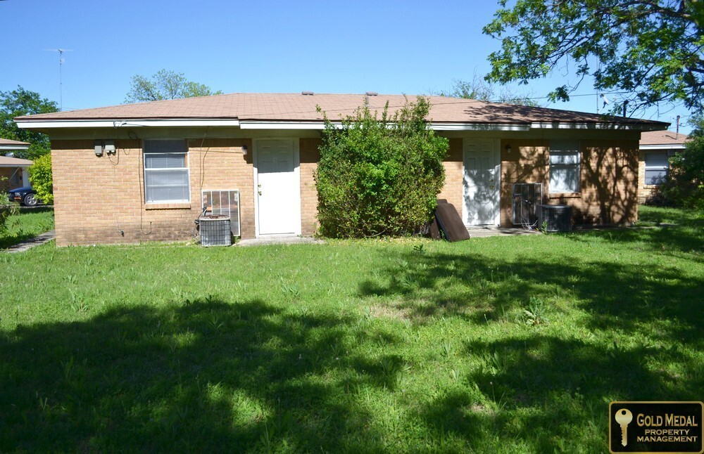 Foto del edificio - 802 Pecan Cir