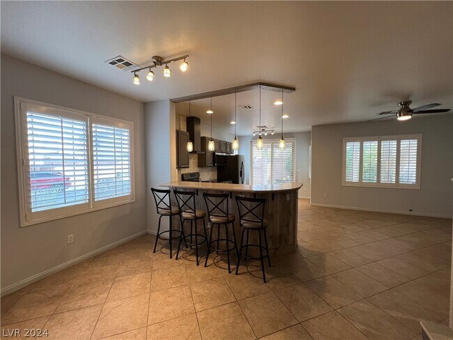 Building Photo - 5385 Coral Ribbon Ave