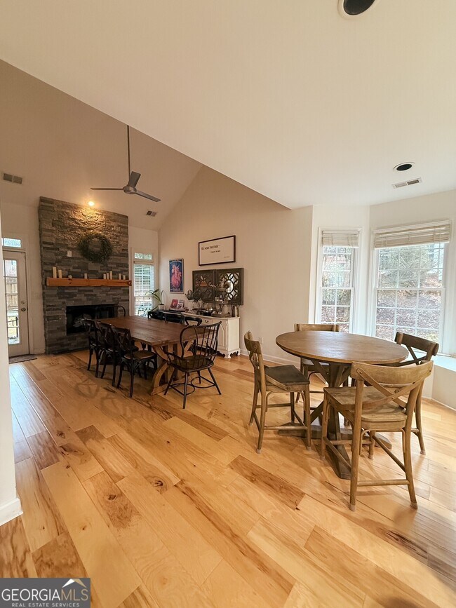 Foto del edificio - 109 Holly Springs Dr