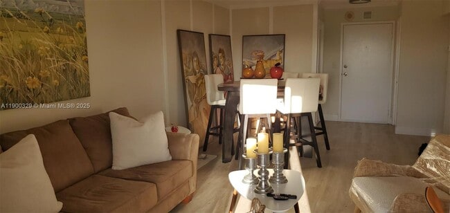 Foto del edificio - 900 NE 18th Ave