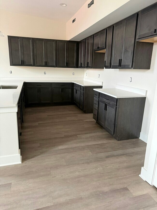 Foto del edificio - 106 E Erie St