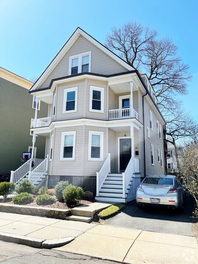 CentreSouth Apartments for Rent with a Swimming Pool Roslindale, MA