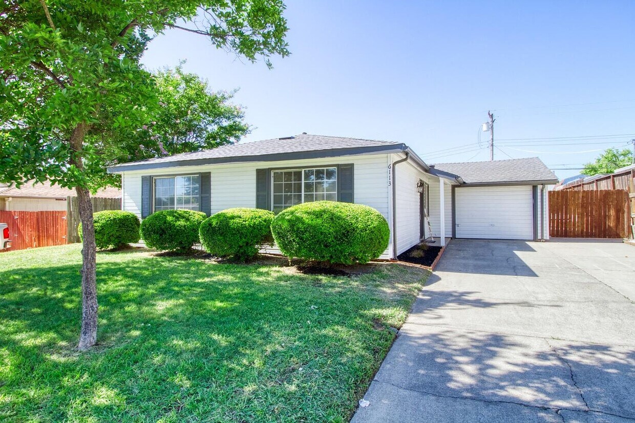 Foto principal - 6113 Coyle Ave