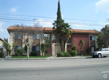 Foto del edificio - 15011 Vanowen St