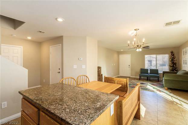 Foto del edificio - 7221 Camden Pine Ave