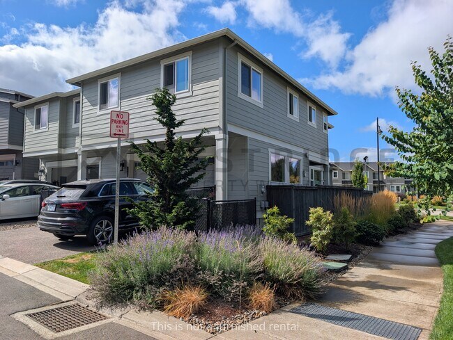 Building Photo - 3986 SE Century Blvd