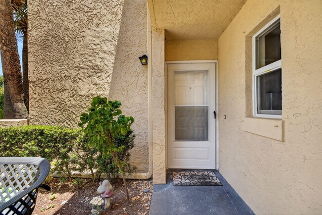 Building Photo - 1650 SE Green Acres Cir