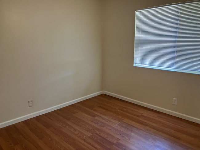 Building Photo - 5405 Morrow Dr