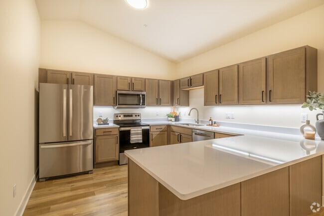 Building Photo - Seventh Hill Estates