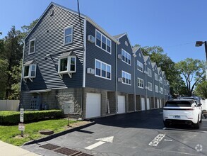 Building Photo - 55 Woodland Pl