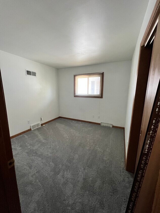 Primary Photo - 9509 W Morgan Ave