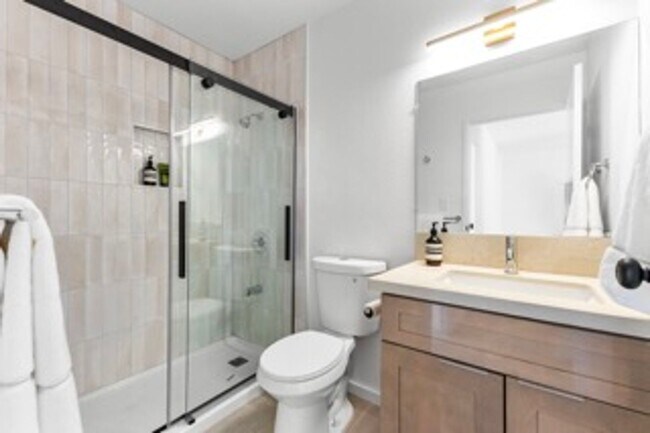 Building Photo - Windward Estates #M102